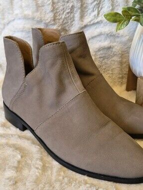 Lucky Brand Taupe Tan/Greyish Suede Ankle Booties